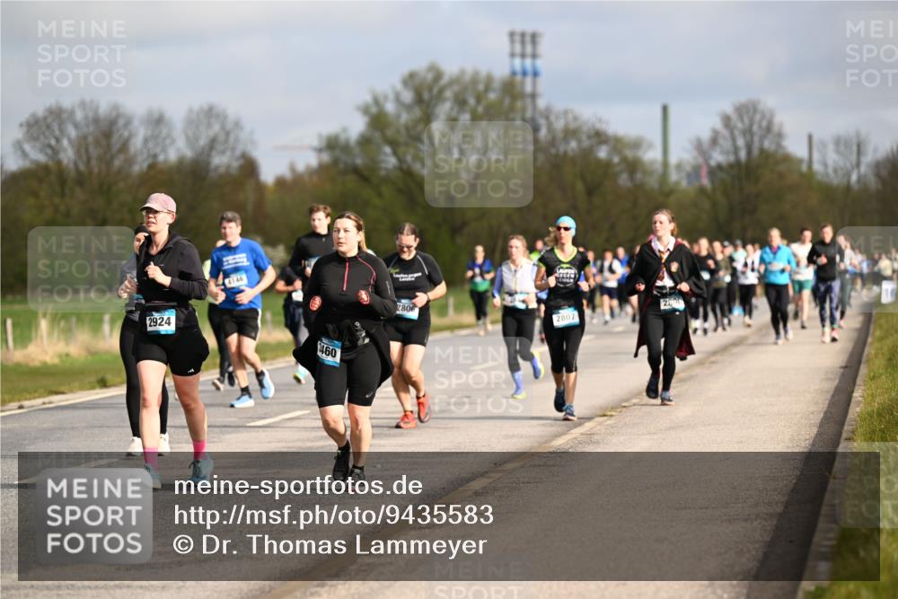 12.04.2026 - 45. Internationalen Wilhelmsburger Insellauf Dr. Thomas Lammeyer http://msf.ph/oto/9435583 12.04.2026 09:25:04 Laufen 2924, 4146, 460, 2806, 2807, 2800 meine-sportfotos.de