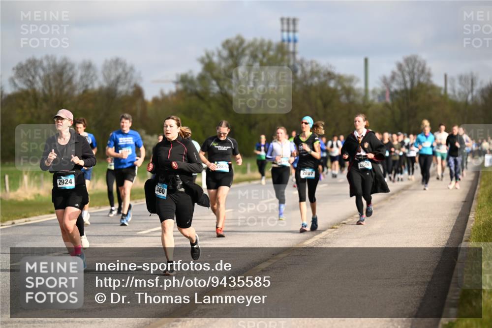 12.04.2026 - 45. Internationalen Wilhelmsburger Insellauf Dr. Thomas Lammeyer http://msf.ph/oto/9435585 12.04.2026 09:25:04 Laufen 2924, 460, 2806, 2807, 2800 meine-sportfotos.de