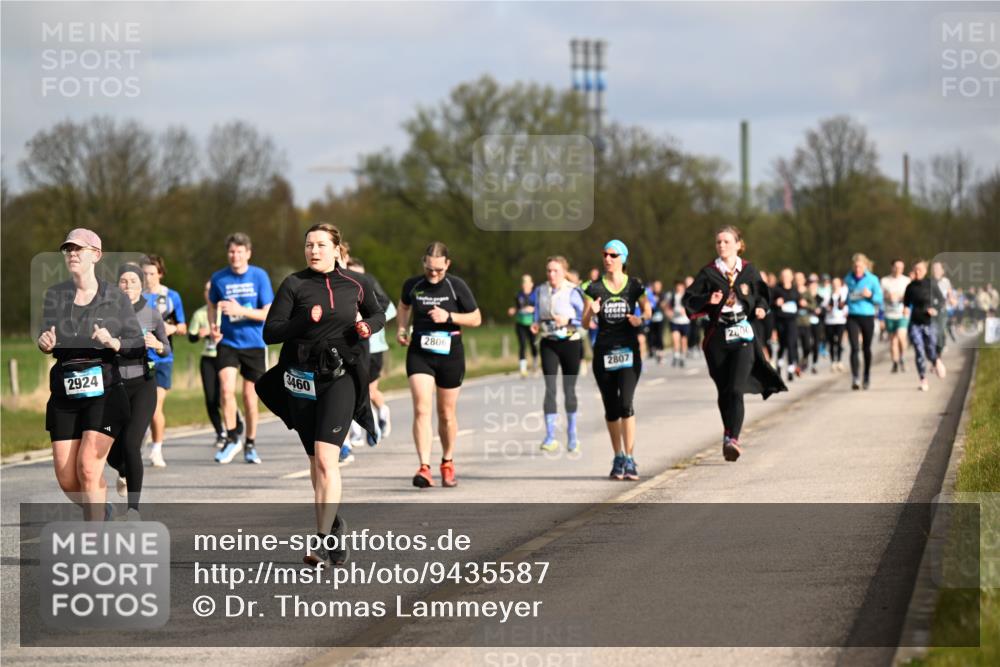 12.04.2026 - 45. Internationalen Wilhelmsburger Insellauf Dr. Thomas Lammeyer http://msf.ph/oto/9435587 12.04.2026 09:25:04 Laufen 2924, 3460, 2806, 2807, 2800 meine-sportfotos.de
