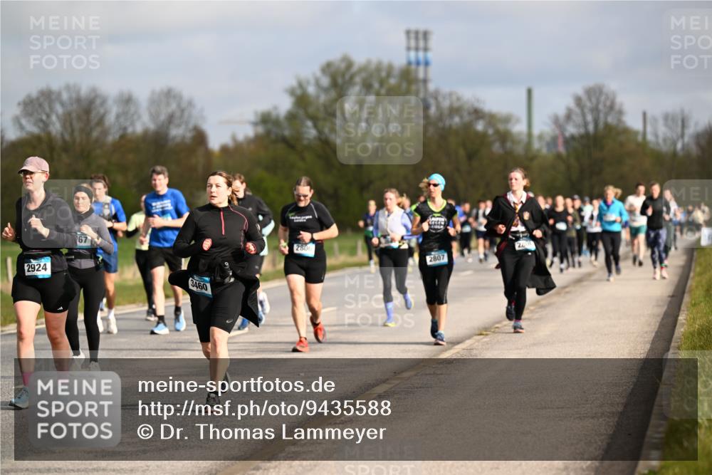 12.04.2026 - 45. Internationalen Wilhelmsburger Insellauf Dr. Thomas Lammeyer http://msf.ph/oto/9435588 12.04.2026 09:25:04 Laufen 2924, 67, 3460, 2806, 2800, 2807 meine-sportfotos.de