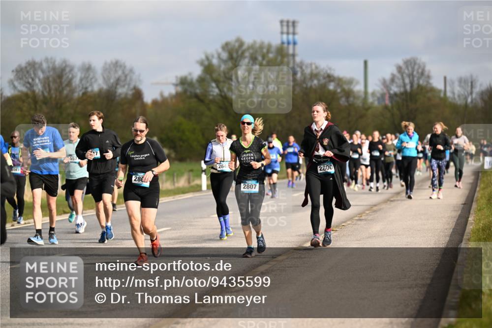 12.04.2026 - 45. Internationalen Wilhelmsburger Insellauf Dr. Thomas Lammeyer http://msf.ph/oto/9435599 12.04.2026 09:25:07 Laufen 463, 557, 280, 2644, 2800, 2807, 16 meine-sportfotos.de