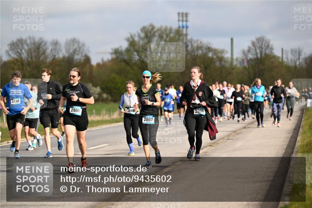 12.04.2026 - 45. Internationalen Wilhelmsburger Insellauf Dr. Thomas Lammeyer http://msf.ph/oto/9435602 12.04.2026 09:25:07 Laufen 4146, 147, 2806, 2644, 2800, 2807 meine-sportfotos.de