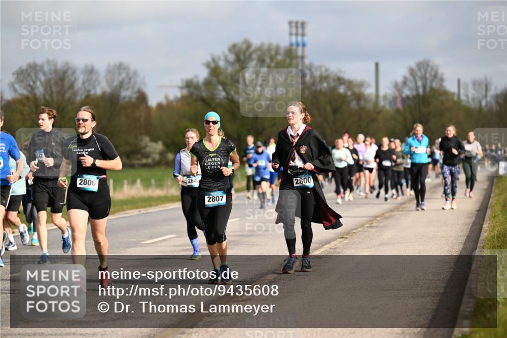 12.04.2026 - 45. Internationalen Wilhelmsburger Insellauf Dr. Thomas Lammeyer http://msf.ph/oto/9435608 12.04.2026 09:25:08 Laufen 147, 5, 2806, 264, 2807, 2800 meine-sportfotos.de