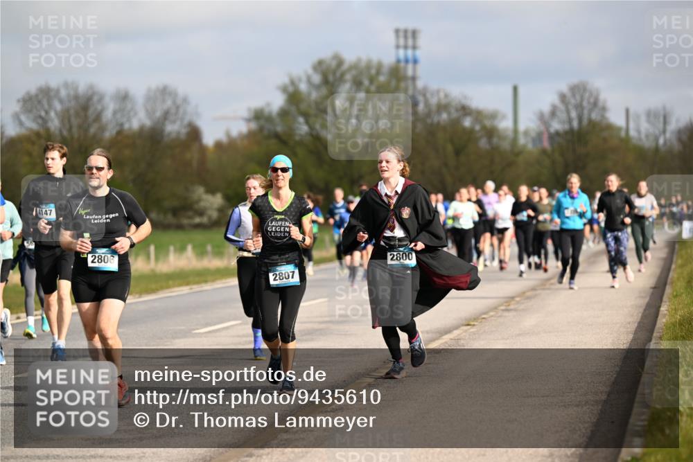 12.04.2026 - 45. Internationalen Wilhelmsburger Insellauf Dr. Thomas Lammeyer http://msf.ph/oto/9435610 12.04.2026 09:25:09 Laufen 4147, 56, 2806, 2807, 2800 meine-sportfotos.de