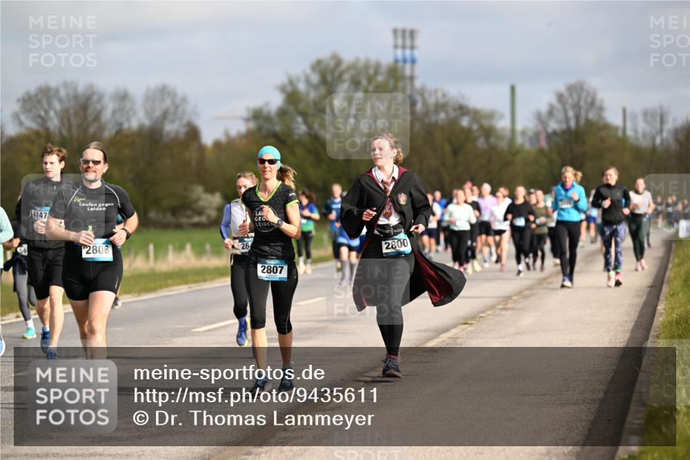 12.04.2026 - 45. Internationalen Wilhelmsburger Insellauf Dr. Thomas Lammeyer http://msf.ph/oto/9435611 12.04.2026 09:25:09 Laufen 56, 4147, 26, 2806, 2807, 2800 meine-sportfotos.de