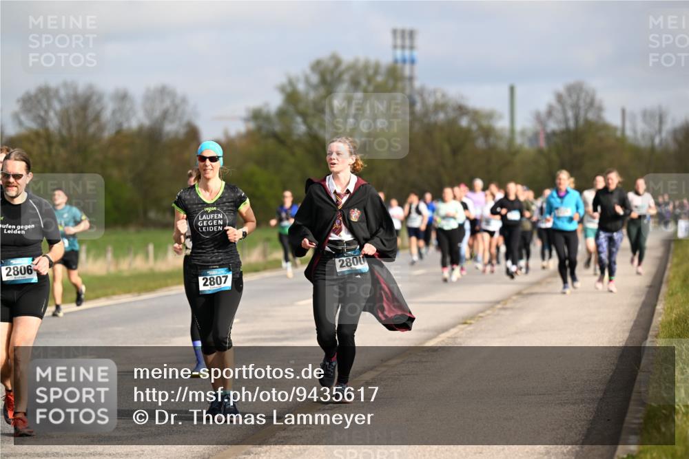 12.04.2026 - 45. Internationalen Wilhelmsburger Insellauf Dr. Thomas Lammeyer http://msf.ph/oto/9435617 12.04.2026 09:25:10 Laufen 2806, 2807, 2800 meine-sportfotos.de