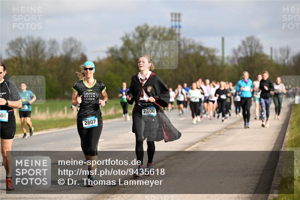 12.04.2026 - 45. Internationalen Wilhelmsburger Insellauf Dr. Thomas Lammeyer http://msf.ph/oto/9435618 12.04.2026 09:25:10 Laufen 06, 2800, 2807 meine-sportfotos.de
