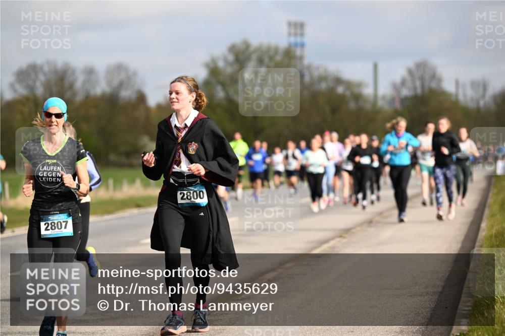 12.04.2026 - 45. Internationalen Wilhelmsburger Insellauf Dr. Thomas Lammeyer http://msf.ph/oto/9435629 12.04.2026 09:25:11 Laufen 2807, 2800 meine-sportfotos.de