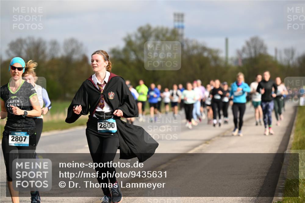 12.04.2026 - 45. Internationalen Wilhelmsburger Insellauf Dr. Thomas Lammeyer http://msf.ph/oto/9435631 12.04.2026 09:25:11 Laufen 2807, 2800 meine-sportfotos.de
