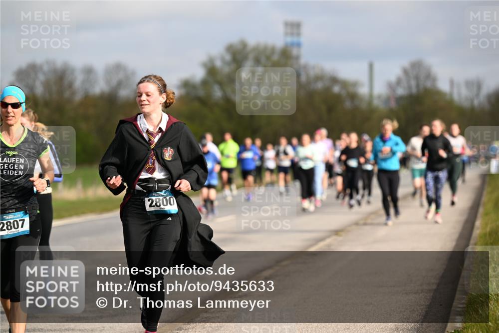 12.04.2026 - 45. Internationalen Wilhelmsburger Insellauf Dr. Thomas Lammeyer http://msf.ph/oto/9435633 12.04.2026 09:25:12 Laufen 2807, 2800 meine-sportfotos.de