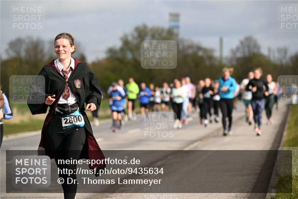 12.04.2026 - 45. Internationalen Wilhelmsburger Insellauf Dr. Thomas Lammeyer http://msf.ph/oto/9435634 12.04.2026 09:25:12 Laufen 2800 meine-sportfotos.de
