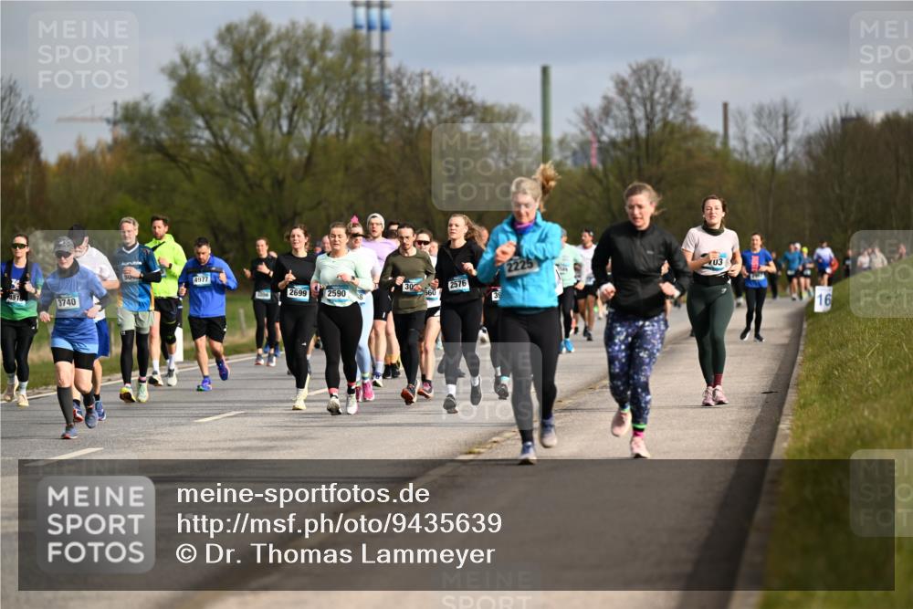 12.04.2026 - 45. Internationalen Wilhelmsburger Insellauf Dr. Thomas Lammeyer http://msf.ph/oto/9435639 12.04.2026 09:25:14 Laufen 351, 3740, 50, 4977, 2699, 30, 2590, 2576, 660, 39, 03, 16 meine-sportfotos.de