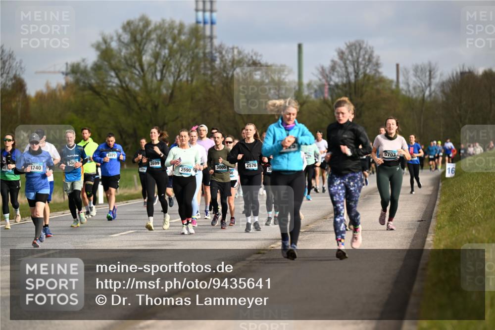 12.04.2026 - 45. Internationalen Wilhelmsburger Insellauf Dr. Thomas Lammeyer http://msf.ph/oto/9435641 12.04.2026 09:25:14 Laufen 451, 3740, 50, 4977, 2699, 2590, 3005, 2576, 39, 50, 5703, 16 meine-sportfotos.de