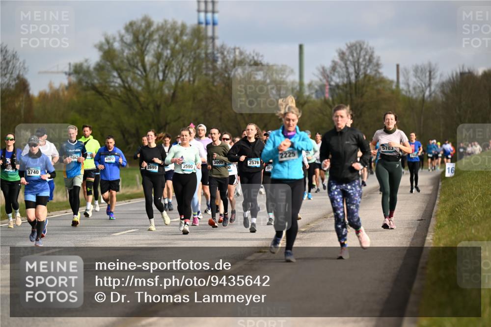 12.04.2026 - 45. Internationalen Wilhelmsburger Insellauf Dr. Thomas Lammeyer http://msf.ph/oto/9435642 12.04.2026 09:25:14 Laufen 3740, 5043, 4977, 3005, 2699, 2590, 60, 2576, 391, 2225, 5703, 16 meine-sportfotos.de