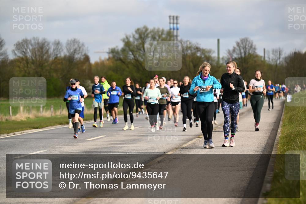 12.04.2026 - 45. Internationalen Wilhelmsburger Insellauf Dr. Thomas Lammeyer http://msf.ph/oto/9435647 12.04.2026 09:25:15 Laufen 3740, 2590, 222 meine-sportfotos.de