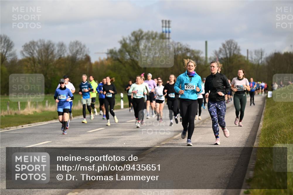 12.04.2026 - 45. Internationalen Wilhelmsburger Insellauf Dr. Thomas Lammeyer http://msf.ph/oto/9435651 12.04.2026 09:25:16 Laufen 3740, 2225, 5703 meine-sportfotos.de
