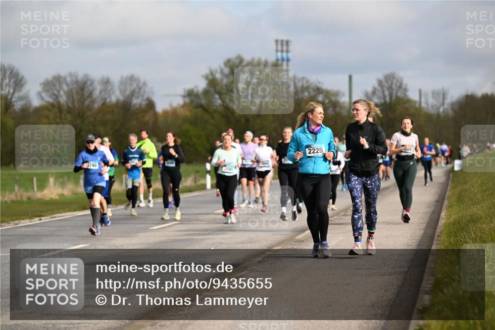 12.04.2026 - 45. Internationalen Wilhelmsburger Insellauf Dr. Thomas Lammeyer http://msf.ph/oto/9435655 12.04.2026 09:25:17 Laufen 3740, 2590, 2225 meine-sportfotos.de