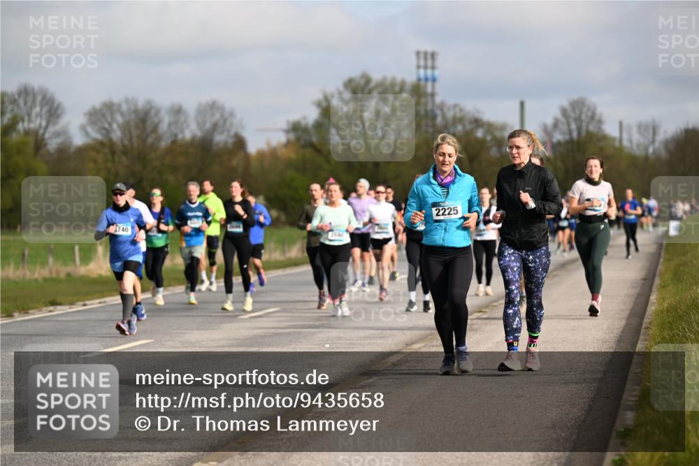 12.04.2026 - 45. Internationalen Wilhelmsburger Insellauf Dr. Thomas Lammeyer http://msf.ph/oto/9435658 12.04.2026 09:25:18 Laufen 1740, 2540, 2225 meine-sportfotos.de