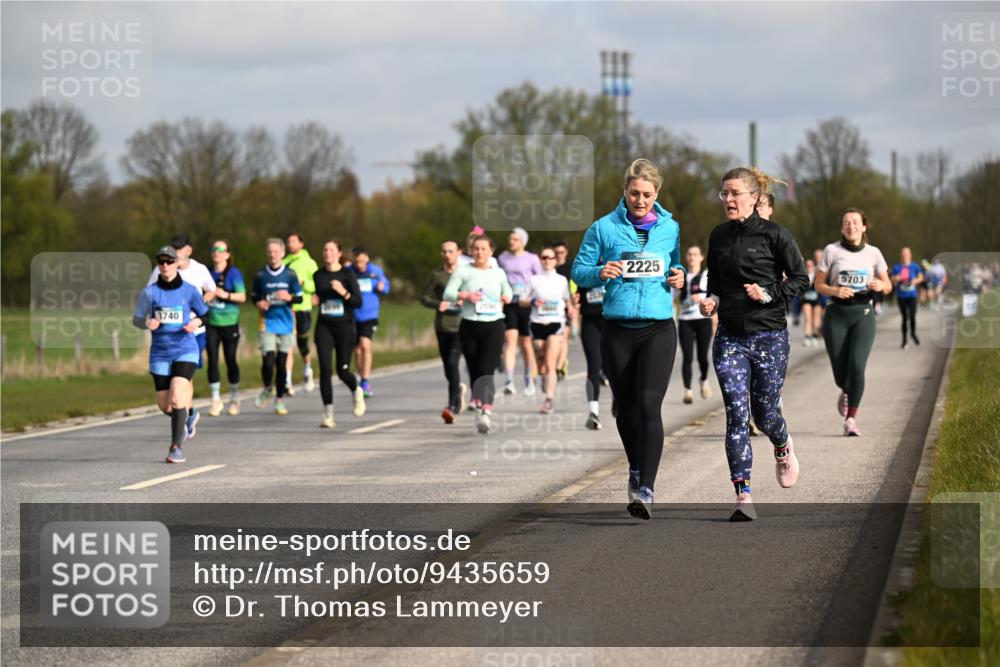 12.04.2026 - 45. Internationalen Wilhelmsburger Insellauf Dr. Thomas Lammeyer http://msf.ph/oto/9435659 12.04.2026 09:25:18 Laufen 3740, 2225, 5703 meine-sportfotos.de