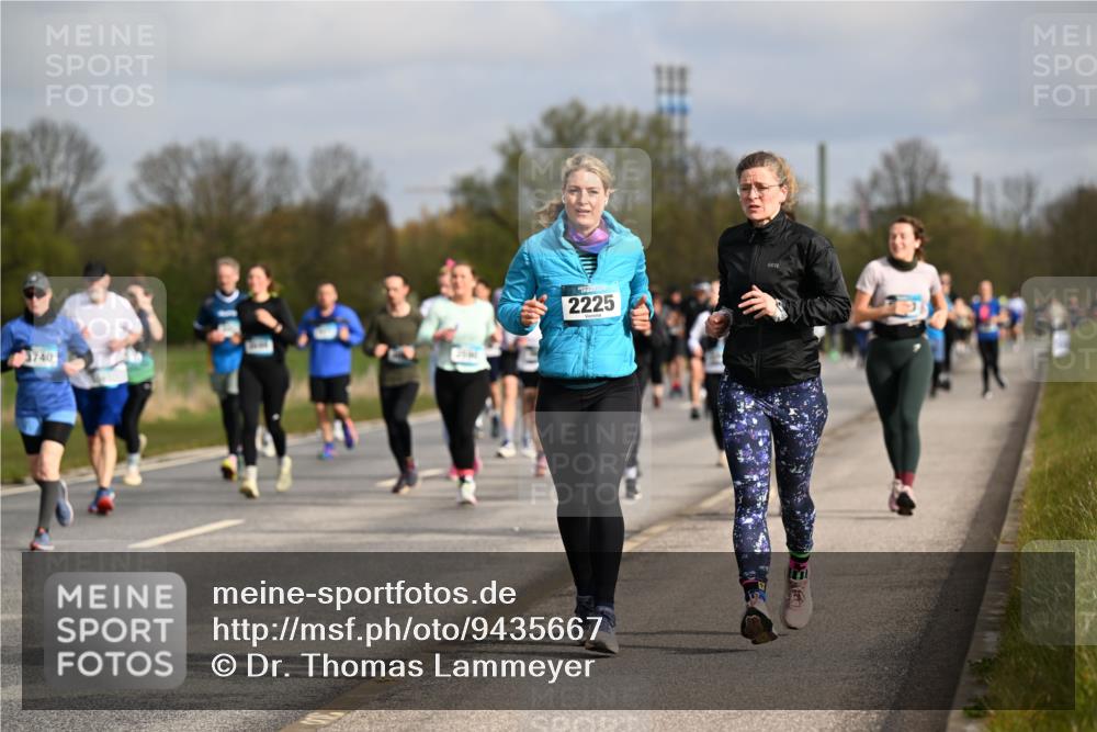 12.04.2026 - 45. Internationalen Wilhelmsburger Insellauf Dr. Thomas Lammeyer http://msf.ph/oto/9435667 12.04.2026 09:25:19 Laufen 3740, 2225 meine-sportfotos.de