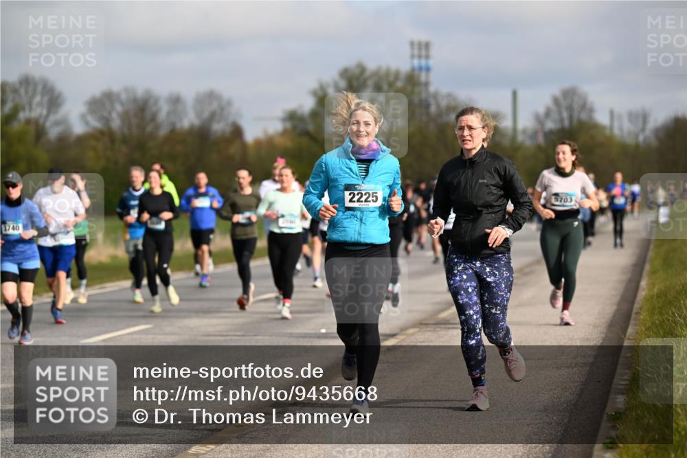 12.04.2026 - 45. Internationalen Wilhelmsburger Insellauf Dr. Thomas Lammeyer http://msf.ph/oto/9435668 12.04.2026 09:25:19 Laufen 1740, 2225, 5703 meine-sportfotos.de