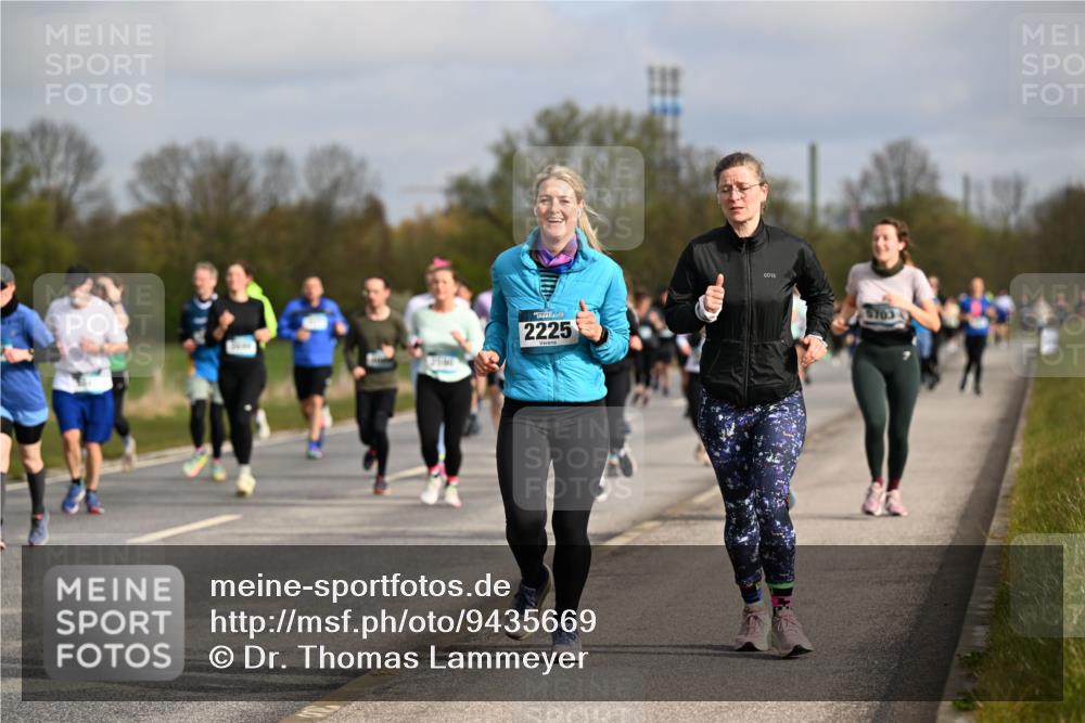 12.04.2026 - 45. Internationalen Wilhelmsburger Insellauf Dr. Thomas Lammeyer http://msf.ph/oto/9435669 12.04.2026 09:25:19 Laufen 2225, 5703 meine-sportfotos.de