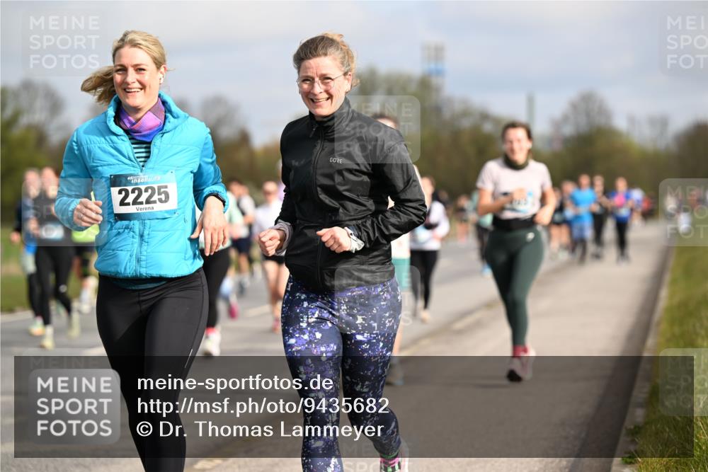 12.04.2026 - 45. Internationalen Wilhelmsburger Insellauf Dr. Thomas Lammeyer http://msf.ph/oto/9435682 12.04.2026 09:25:21 Laufen 2225 meine-sportfotos.de