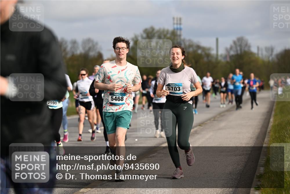 12.04.2026 - 45. Internationalen Wilhelmsburger Insellauf Dr. Thomas Lammeyer http://msf.ph/oto/9435690 12.04.2026 09:25:23 Laufen 2590, 5468, 5703 meine-sportfotos.de