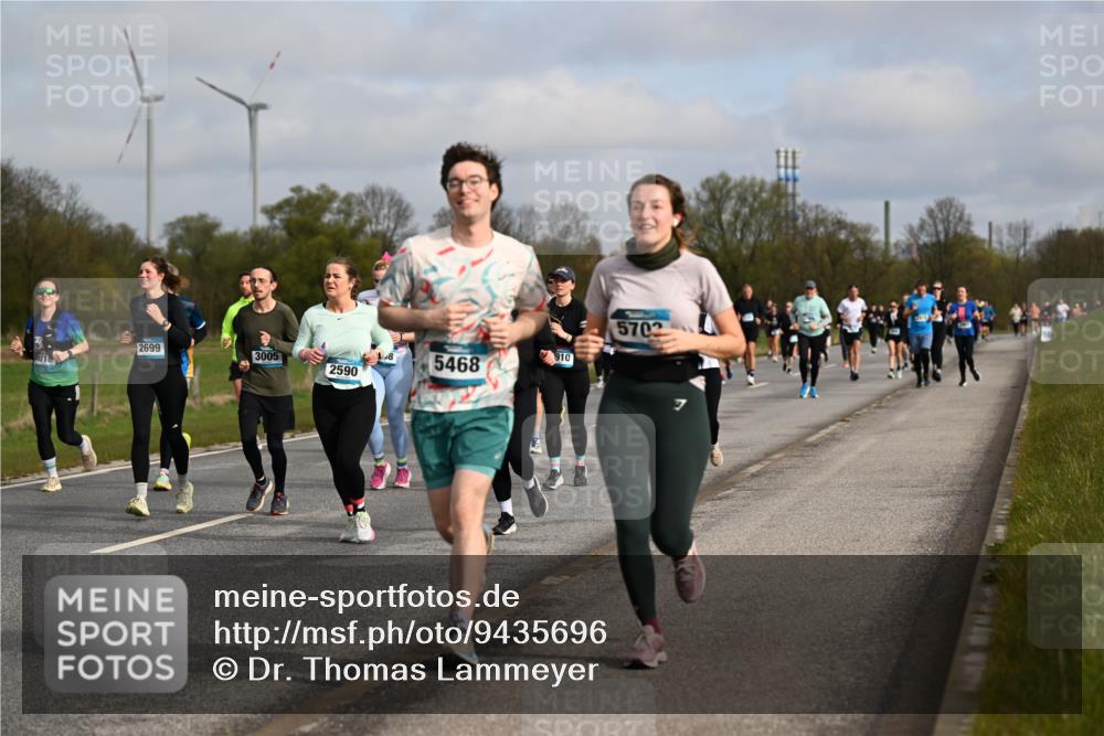 12.04.2026 - 45. Internationalen Wilhelmsburger Insellauf Dr. Thomas Lammeyer http://msf.ph/oto/9435696 12.04.2026 09:25:24 Laufen 2699, 3005, 8, 910, 5468, 2590, 55, 5702, 7 meine-sportfotos.de