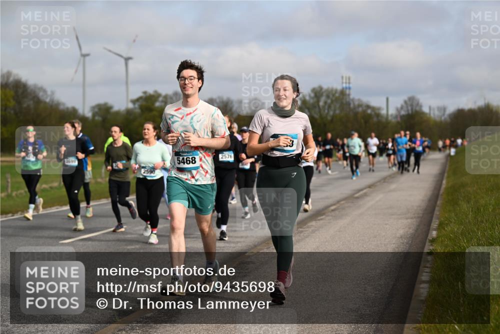 12.04.2026 - 45. Internationalen Wilhelmsburger Insellauf Dr. Thomas Lammeyer http://msf.ph/oto/9435698 12.04.2026 09:25:24 Laufen 2590, 5468, 2576, 1 meine-sportfotos.de