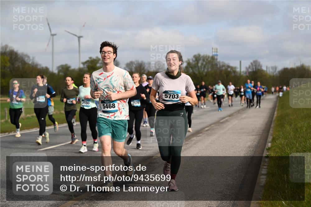 12.04.2026 - 45. Internationalen Wilhelmsburger Insellauf Dr. Thomas Lammeyer http://msf.ph/oto/9435699 12.04.2026 09:25:24 Laufen 2699, 2590, 5468, 2576, 5703, 7 meine-sportfotos.de