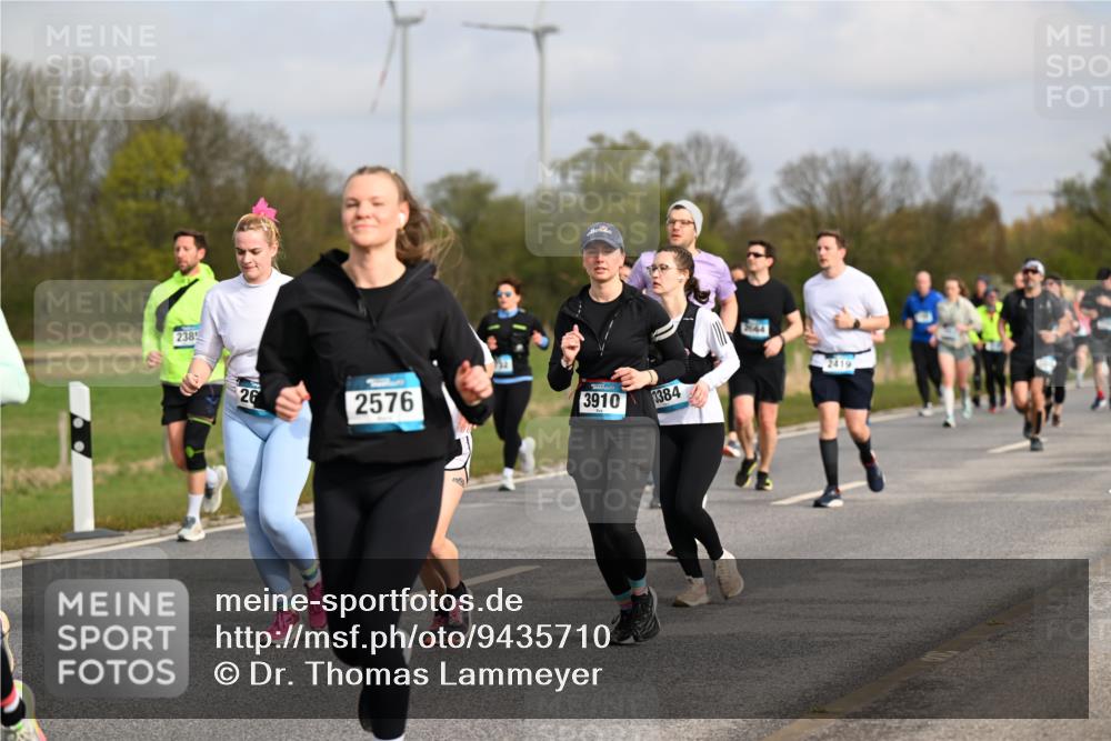 12.04.2026 - 45. Internationalen Wilhelmsburger Insellauf Dr. Thomas Lammeyer http://msf.ph/oto/9435710 12.04.2026 09:25:27 Laufen 2385, 26, 2576, 3910, 3384, 2419 meine-sportfotos.de