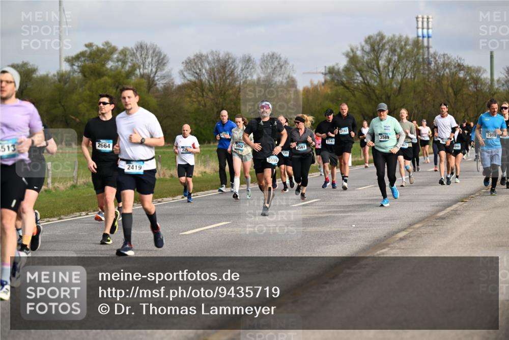 12.04.2026 - 45. Internationalen Wilhelmsburger Insellauf Dr. Thomas Lammeyer http://msf.ph/oto/9435719 12.04.2026 09:25:28 Laufen 513, 2664, 2419, 22, 3052, 2193, 2142, 3589, 2567, 29, 1949, 2730, 5559, 2919 meine-sportfotos.de