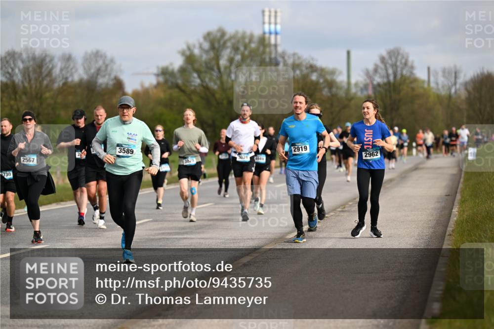 12.04.2026 - 45. Internationalen Wilhelmsburger Insellauf Dr. Thomas Lammeyer http://msf.ph/oto/9435735 12.04.2026 09:25:32 Laufen 730, 2567, 20, 20, 3589, 2919, 3029, 3028, 4949, 2962, 16 meine-sportfotos.de