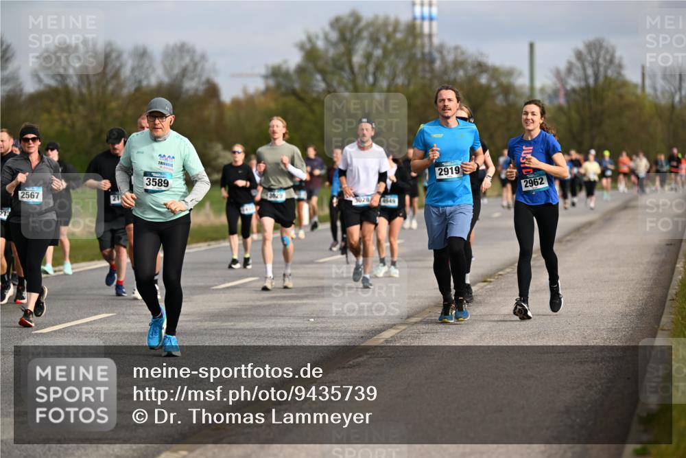 12.04.2026 - 45. Internationalen Wilhelmsburger Insellauf Dr. Thomas Lammeyer http://msf.ph/oto/9435739 12.04.2026 09:25:32 Laufen 2567, 20, 00, 3589, 3629, 3028, 4949, 2919, 2962 meine-sportfotos.de
