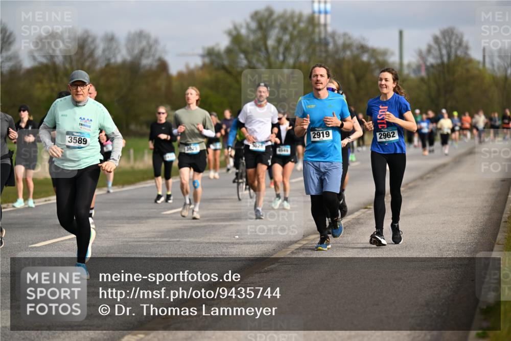 12.04.2026 - 45. Internationalen Wilhelmsburger Insellauf Dr. Thomas Lammeyer http://msf.ph/oto/9435744 12.04.2026 09:25:33 Laufen 3589, 3629, 3028, 4549, 2919, 2962 meine-sportfotos.de