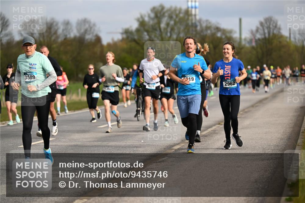 12.04.2026 - 45. Internationalen Wilhelmsburger Insellauf Dr. Thomas Lammeyer http://msf.ph/oto/9435746 12.04.2026 09:25:33 Laufen 3589, 3028, 3029, 4549, 19, 2962 meine-sportfotos.de