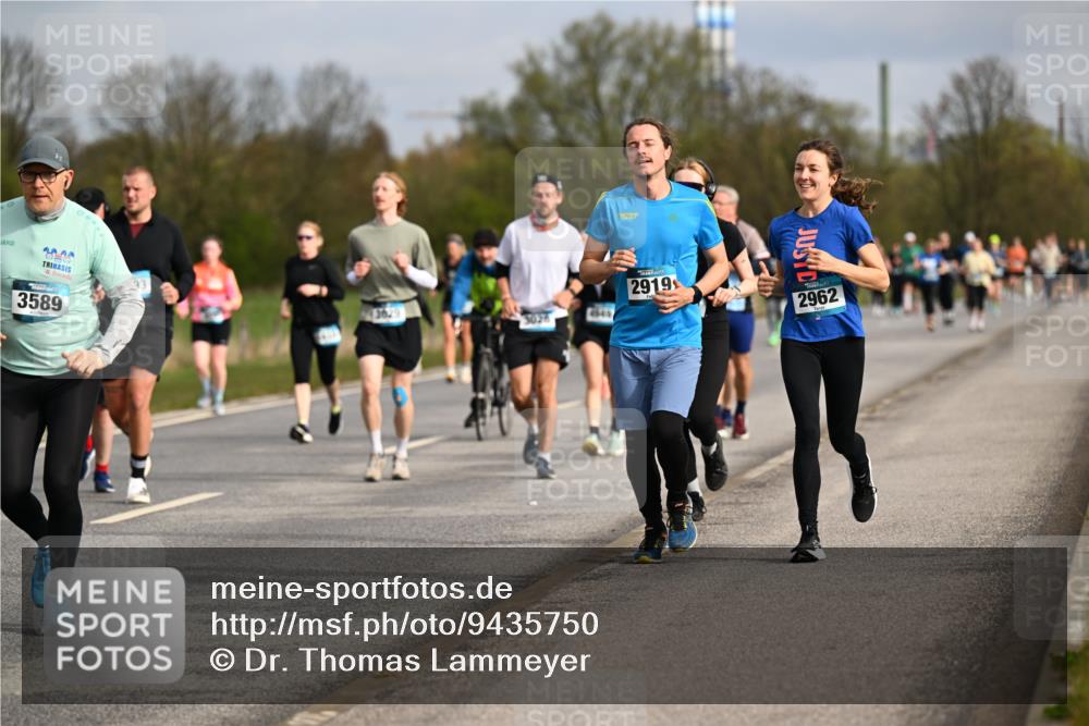 12.04.2026 - 45. Internationalen Wilhelmsburger Insellauf Dr. Thomas Lammeyer http://msf.ph/oto/9435750 12.04.2026 09:25:34 Laufen 3589, 33, 3629, 3028, 2919, 2962 meine-sportfotos.de