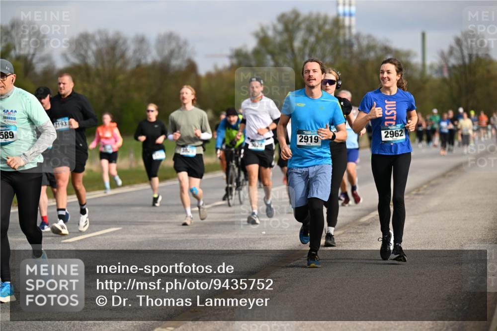 12.04.2026 - 45. Internationalen Wilhelmsburger Insellauf Dr. Thomas Lammeyer http://msf.ph/oto/9435752 12.04.2026 09:25:34 Laufen 20, 20, 589, 2193, 3028, 3629, 2919, 2962 meine-sportfotos.de