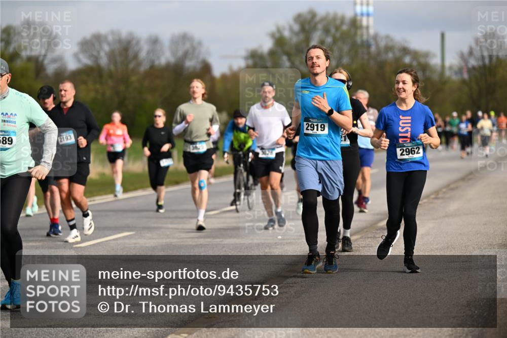 12.04.2026 - 45. Internationalen Wilhelmsburger Insellauf Dr. Thomas Lammeyer http://msf.ph/oto/9435753 12.04.2026 09:25:34 Laufen 2020, 589, 2193, 2919, 2962 meine-sportfotos.de