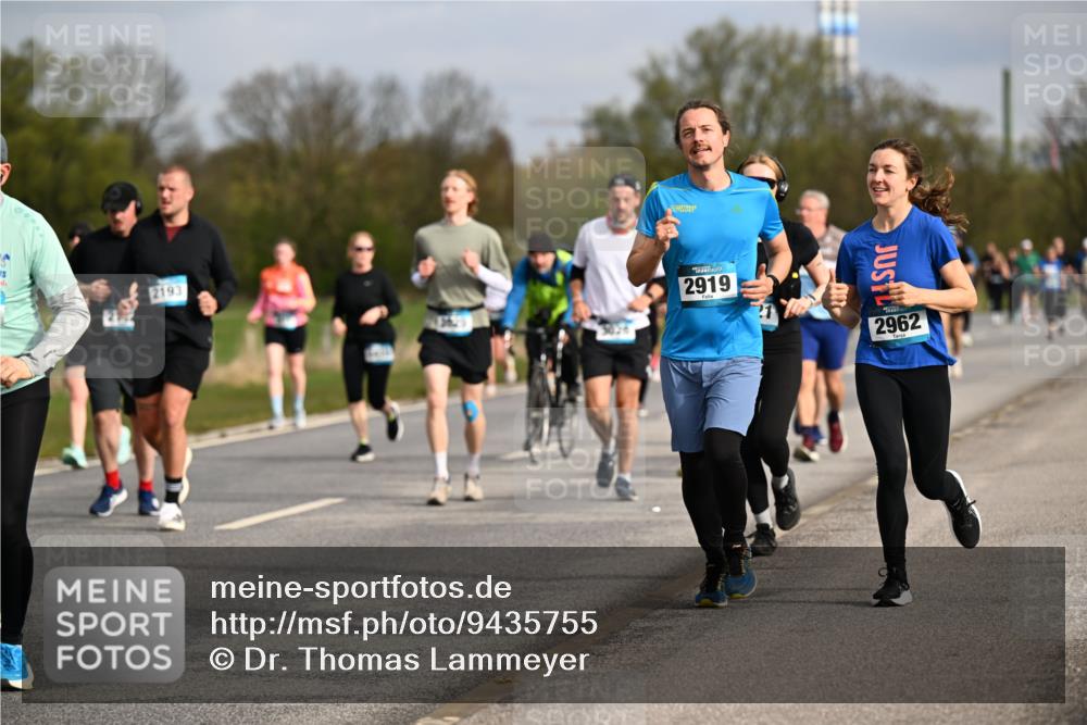 12.04.2026 - 45. Internationalen Wilhelmsburger Insellauf Dr. Thomas Lammeyer http://msf.ph/oto/9435755 12.04.2026 09:25:35 Laufen 2193, 3026, 2919, 2962 meine-sportfotos.de