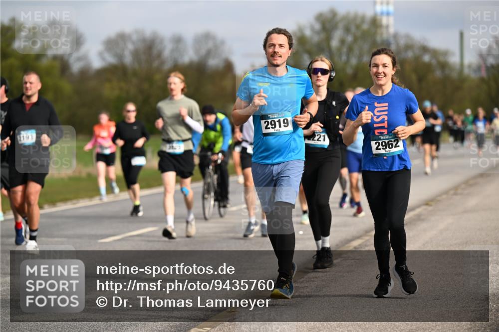 12.04.2026 - 45. Internationalen Wilhelmsburger Insellauf Dr. Thomas Lammeyer http://msf.ph/oto/9435760 12.04.2026 09:25:35 Laufen 2193, 2919, 221, 2962 meine-sportfotos.de