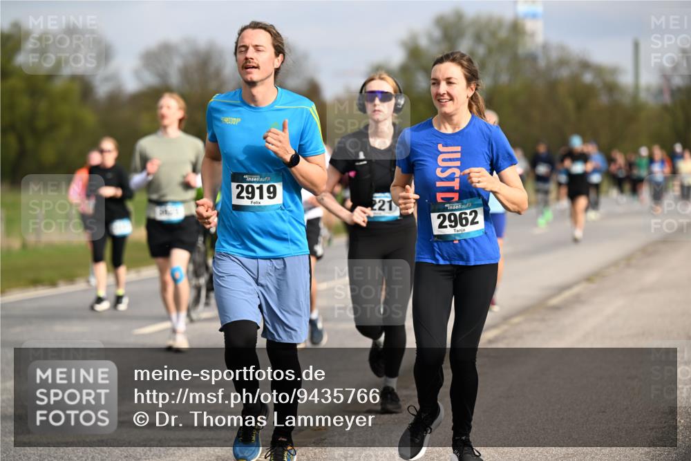 12.04.2026 - 45. Internationalen Wilhelmsburger Insellauf Dr. Thomas Lammeyer http://msf.ph/oto/9435766 12.04.2026 09:25:37 Laufen 4, 2919, 221, 2962, 11 meine-sportfotos.de