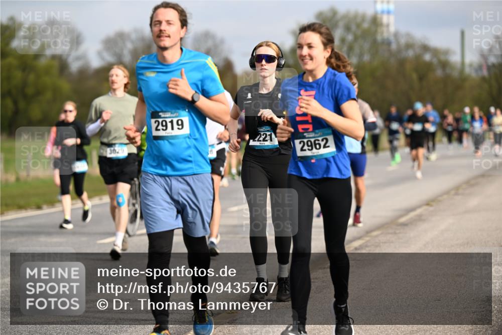 12.04.2026 - 45. Internationalen Wilhelmsburger Insellauf Dr. Thomas Lammeyer http://msf.ph/oto/9435767 12.04.2026 09:25:37 Laufen 3029, 2919, 221, 2962 meine-sportfotos.de