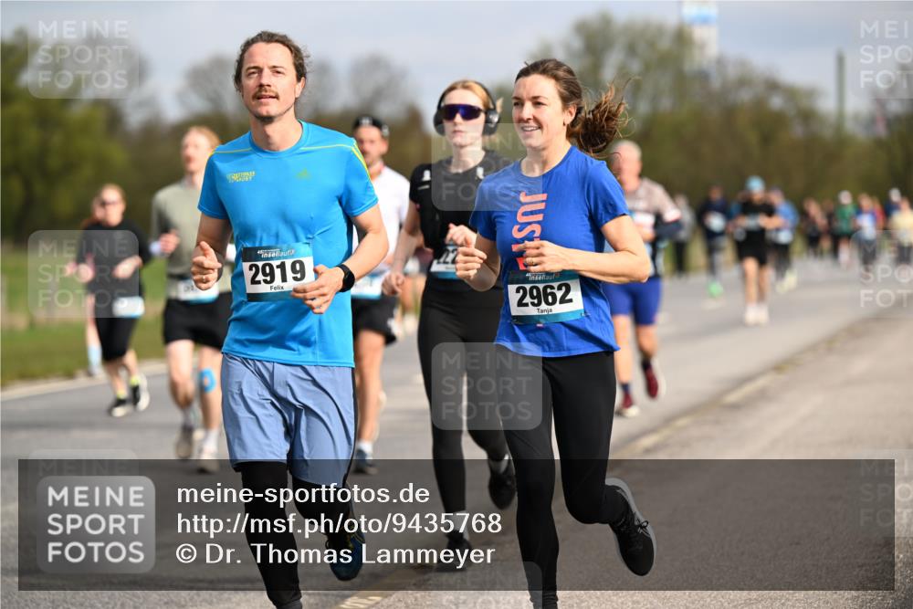 12.04.2026 - 45. Internationalen Wilhelmsburger Insellauf Dr. Thomas Lammeyer http://msf.ph/oto/9435768 12.04.2026 09:25:37 Laufen 2919, 2962 meine-sportfotos.de