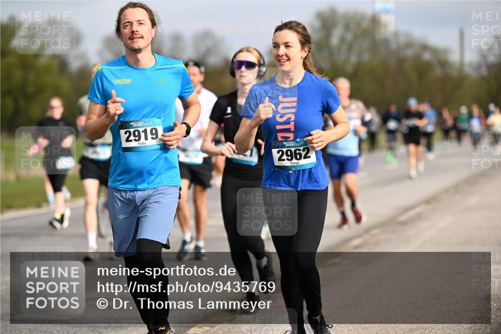 12.04.2026 - 45. Internationalen Wilhelmsburger Insellauf Dr. Thomas Lammeyer http://msf.ph/oto/9435769 12.04.2026 09:25:37 Laufen 2919, 2962 meine-sportfotos.de