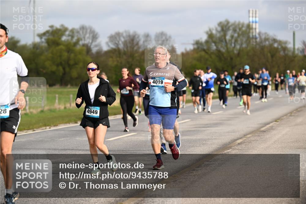 12.04.2026 - 45. Internationalen Wilhelmsburger Insellauf Dr. Thomas Lammeyer http://msf.ph/oto/9435788 12.04.2026 09:25:40 Laufen 4949, 28, 4019 meine-sportfotos.de