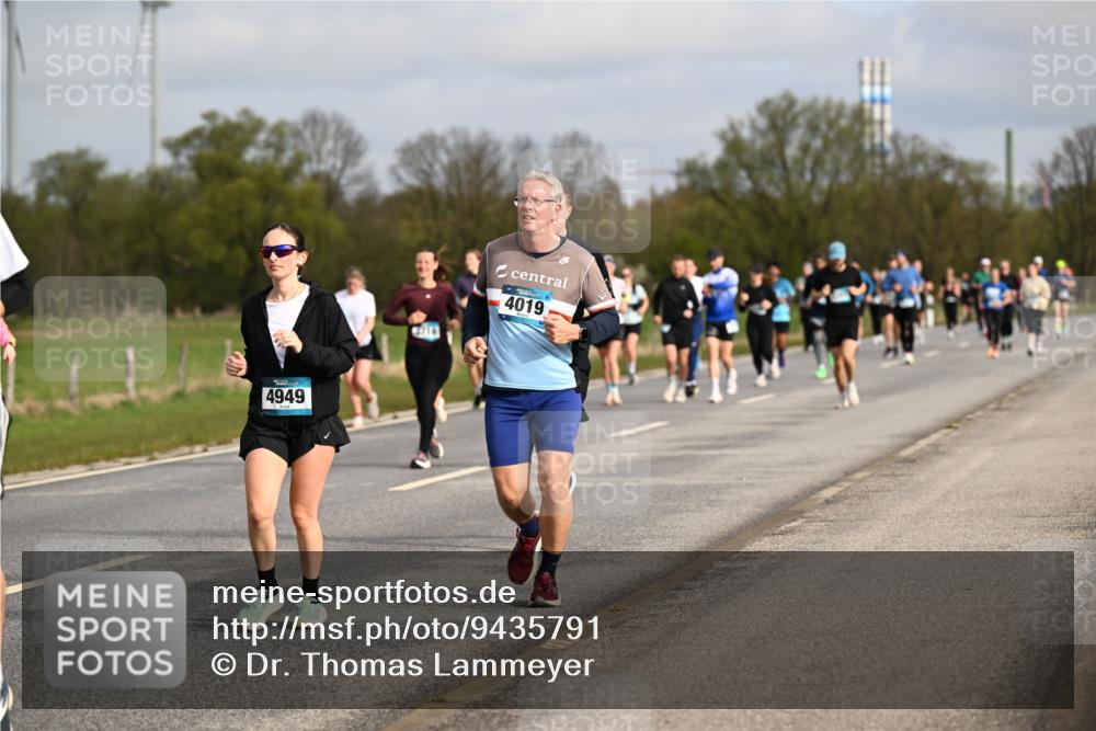 12.04.2026 - 45. Internationalen Wilhelmsburger Insellauf Dr. Thomas Lammeyer http://msf.ph/oto/9435791 12.04.2026 09:25:41 Laufen 4949, 3916, 4019 meine-sportfotos.de