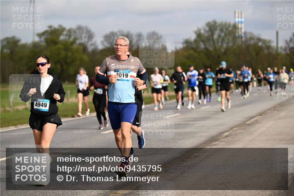 12.04.2026 - 45. Internationalen Wilhelmsburger Insellauf Dr. Thomas Lammeyer http://msf.ph/oto/9435795 12.04.2026 09:25:41 Laufen 4949, 1019 meine-sportfotos.de