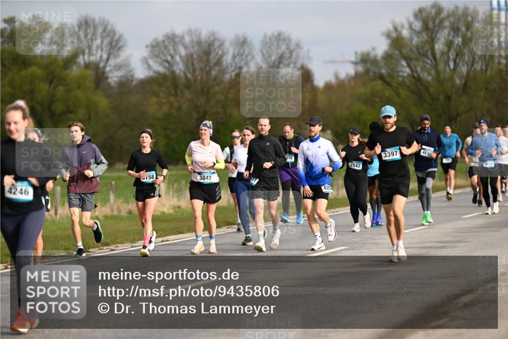 12.04.2026 - 45. Internationalen Wilhelmsburger Insellauf Dr. Thomas Lammeyer http://msf.ph/oto/9435806 12.04.2026 09:25:44 Laufen 4246, 5758, 3847, 416, 425, 2542, 3397, 461, 3027 meine-sportfotos.de